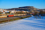 185 248 DB Cargo mit einem Containerzug bei Retzbach-Zellingen Richtung Gemünden, 12.02.2021