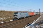 Mitte Mrz 2013 an der KBS 350:  Railpool Vectron (BR 193) zwischen Nordstemmen und Elze (Leine) mit Containern auf dem Weg nach Stuttgart-Hafen.