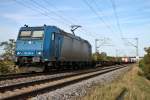 Am 26.10.2013 musste Railtraxx 185 515-4 am nrdlichen Einfahrsignal in Mllheim (Baden) anhalten, damit der IRE aus Mulhouse und die RB aus Neuenburg (Baden) auf die Hauptstrecke knnen.