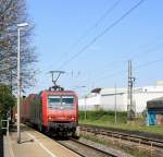 145 084-0 von NIAG kommt durch Kohlscheid als Umleiter aus Richtung Neuss,Herzogenrath mit eienm langen Containerzug aus Neuss nach Aachen-West und fährt die Kohlscheider-Rampe hoch nach