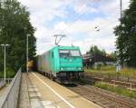 185 613-7 von Crossrail  kommt als Umleiter mit einem langen Containerzug aus Milano(I) nach Zeebrugge-Ramskapelle(B) und kommt durch Kohlscheid aus Richtung Herzogenrath und fährt die