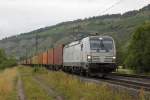 193 821 Vectron mit einem Containerzug am 29.07.2015 in Thüngersheim.