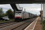 185 580-8  Jana  am 09.10.2014 mit einem Containerzug bei der Durchfahrt von Orschweier in Richtung Freiburg.