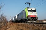 Mit einem Containerzug nach Italien fuhr am 07.02.2015 die Re 486 507 bei Hügelheim in Richtung Basel um dort höchstwahrscheinlich in Doppeltraktion dann gen Italienische Grenze fahren zu