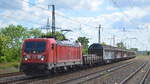 DB Cargo AG [D] mit  187 113  [NVR-Nummer: 91 80 6187 113-6 D-DB] und gemischtem Güterzug Richtung Seddin am 26.05.20 Bf.