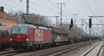 ÖBB-Produktion GmbH, Wien [A] mit  1293 059  [NVR-Nummer: 91 81 1293 059-2 A-ÖBB] und gemischtem Güterzug am 25.11.21 Durchfahrt Bf.