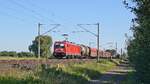 DB Cargo 187 082 mit gemischtem Güterzug EZ 51024 Maschen Rbf - Hagen-Vorhalle (Hüde, 13.08.2022).