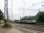 Die Cobra 2807 kommt aus Richtung Köln,Aachen-Hbf mit einem langen gemischten Güterzug aus Köln-Gremberg nach Antwerpen-Noord(B) und fährt in Aachen-West ein bei Regenwolken am