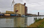 Verknüpfung zwischen Schiene und Wasser:  Der Hafen Bülstringen mit Gleisanschluss und Lagerhaus der AGRAVIS Ost GmbH & Co.