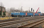 Rübenverkehr in Könnern  218 002-4 (225 802-8) schiebt die mit den Zuckerrüben beladenen Container zurecht, um Platz an der kurzen Ladestraße zu schaffen.