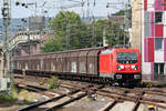 DB 187 126 durchfährt Koblenz Hbf.