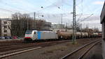 186 453-7 von Lineas/Railpool kommt aus Richtung Montzen/Belgien mit einem Güterzug aus Antwerpen-Noord(B) nach Köln-Gremberg(D) und fährt in Aachen-West ein. 
Aufgenommen vom Bahnsteig in Aachen-West. 
Bei Sonne und Wolken am Nachmittag vom 6.2.2019.