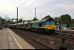 Schüttgutzug (Lausitzer Grauwacke GmbH) mit 266 032-2 (RL002 | EMD JT42CWR) der RTB Cargo GmbH, vermietet an die Heavy Haul Power International GmbH (HHPI), durchfährt den Bahnhof