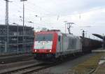 185 589-0 vin ITL zieht einen Kohlezug am 01.12.2011 durch Kaiserslautern 