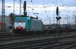 Die Cobra 2823 fhrt mit einem Stahlzug von Aachen-West nach Belgien  in der Abendstimmung am 27.4.2012.