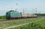 145 CL 005 (145 096-4) von Crossrail ist mit einem Containerzug am 08.05.2012 bei Waghusel