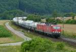 143 179-0 und 156 004-1 sind mit einem Zementzug am 06.07.2012 bei Wernfeld