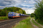 187 319 Raildox mit einem Düngerzug bei Postbauer-Heng Richtung Nürnberg, 24.07.2020