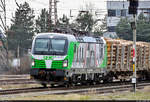 193 746-5  Jedermann  (Siemens Vectron) durchfährt mit Holzstämmen überraschend den Bahnhof Großkorbetha auf Gleis 5 Richtung Halle-Ammendorf.