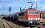 EBS Erfurter Bahnservice Gesellschaft mbH, Erfurt mit der von FWK - Fahrzeugwerk Karsdorf GmbH & Co. KG  angemieteten  155 046-6  [NVR-Nummer: 91 80 6155 046-6 D-FWK] mit Kesselwagenzug am 18.09.19 Durchfahrt Bahnhof Flughafen Berlin Schönefeld.