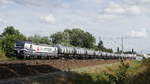 193 828  CONNECTING WORLDS WITH MOBILE INFRASTRUCTURE  mit einem Zug Kesselwagen kurz hinter Winsen (Luhe) in Richtung Hamburg; 22.08.2020    