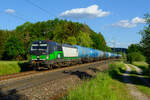 193 241 ELL/Ecco mit einem Kesselwagenzug bei Postbauer-Heng Richtung Nürnberg, 02.06.2020