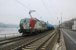 EP Cargo 383 060-1 mit Kesselwagen Richtung Wiesbaden, am 15.02.2023 in Rüdesheim (Rhein).