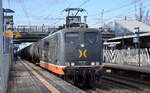 Hectorrail mit  162.007  Name: Beckert (NVR:  91 80 6 151 134-4 D-HRDE ) und einem Kesselwagenzug (Dieselkraftstoff) am 13.03.23 Durchfahrt Bahnhof Berlin-Hohenschönhausen.