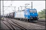 185 521-2 Alpha Trains fr HGK  Fhrt mit seinem Kesselzug   Dieselkraftstoff, Gasl oder Heizl  auf der KBS 204 (Berlin-Hamburg )in Richtung Berlin an meiner Fotostelle am Hbf in Bchen an mir