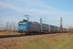 Mit einem  LKW Walter -KLV fuhr am 22.12.2016 die ATLU/XRAIL 185 536-0 auf der KBS 703 durchs Markgräflerland in Richtung Schweizer Grenze.