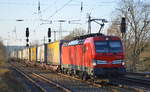 DB Cargo AG [D] mit  193 305  [NVR-Nummer: 91 80 6193 305-0 D-DB] und Taschenwagenzug am 17.01.20 Bf.