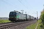 Am Nachmittag des 22.04.2020 fuhr ELL/SBBCI 193 258  SBB Cargo International  mit dem  LKW Walter -KLV DGS 43716 (Novara Boschetto - Lübeck Skandinavienkai) nördlich von Hügelheim