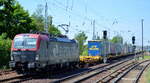 PKP CARGO S.A., Warszawa [PL] mit  EU46-519  [NVR-Nummer: 91 51 5370 032-2 PL-PKPC] und Taschenwagenzug Richtung Polen am 18.06.21 Berlin Hirschgarten.