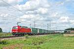 193 349 mit dem KT 43513 (Köln Eifeltor - Novara Boschetto) am frühen Nachmittag des 28.06.2020 südlich von Auggen im Rheintal.