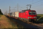 KLV-Zug (DB Schenker) mit 193 346-4 (Siemens Vectron) unterwegs in Braschwitz Richtung Halle (Saale).

🧰 DB Cargo
🚩 Bahnstrecke Magdeburg–Leipzig (KBS 340)
🕓 17.6.2021 | 20:02 Uhr