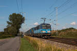 CD Cargo 383 005-6 mit einem LKW Walter KLV-Zug aus Richtung Rostock-Seehafen kommend am Abzweig Rostock-Riekdahl.