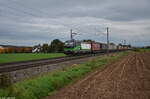 ELL Vectron 193 212-8 (aktueller Mieter unbekannt) zieht ihren Sattelaufliegerzug am 14.10.2022 in Richtung Gunzenhausen.