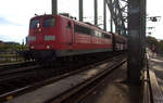 151 132-8 von DB-Railpool rollt mit einem schweren Kohlezug über die Kölner-Südbrücke in Richtung Köln-Kalk.
Aufgenommen am 9.9.2018.