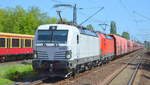 DB Cargo AG  mit Doppeltraktion mit vorne einer weiteren weißen  193 368  [NVR-Nummer: 91 80 6193 368-4 D-DB] + roter  193 367  [NVR-Nummer: 91 80 6193 367-0 D-DB] mit Erzzug (leer) Richtung