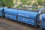 Polnischer Drehgestell-Schüttgutwagen mit schlagartiger Schwerkraftentladung der PKP Cargo mit Kohle beladen mit der Nr. 31 RIV MC 51 PL-PKPC 6634 251-1 Falns-xx 440V in einem Ganzzug am 06.07.19 Saarmund Bahnhof. 