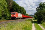 185 273 DB Cargo  Impulsgeber  mit einem Innofreight E-Wagenzug bei Postbauer-Heng Richtung Nürnberg, 18.07.2020