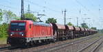 DB Cargo AG [D] mit  187 170  [NVR-Nummer: 91 80 6187 170-6 D-DB] und Schotterzug (leer) Richtung Rbf.