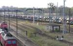 Autobahn - Blick vom Stellwerk Rs IV am 22.4.2005 auf den Bahnhof Wustermark Rbf, Stellwerksbezirk Wur (Fahrdienstleiter).