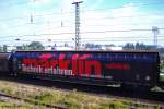 Gterwagen TWA Habbiins mit Werbung   Mrklin Technik erfahren  , fotografiert in Halle Saale am 08.09.2012