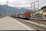 Blick auf mehrere Drehgestell-Schiebeplanenwagen der Gattung  Rijmmns 660  der DB, die im Bahnhof Rivera-Bironico (CH) auf der Gotthardbahn am Monte Ceneri (600) abgestellt sind.