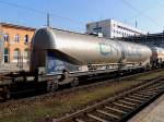 Uacns,3780(D-ENVI)9327208-6 fr Ladegut Staubfrmige-Gter; befindet sich in einem gemischten Gterzug bei der Durchfahrt Passau-Hbf(von sterreich kommend); 130316