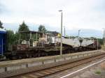 86 80 996 0404-3 Uaai Tragschnabelwagen/Tiefladewagen mit 20 Radsätzen in Pegau 27.08.2015 