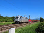 K�ndringen - 8. August 2025 : Akiem/HSL 6187 011 mit Flachwagen nach Offenburg unterwegs.
Link zum Video : https://www.youtube.com/watch?v=jiVQG4UZ0kI&t=52s