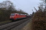 152 080 ist mit dem AUDI Zug von Neckarsulm gen Heidelberg fahrend in Neckargerach am Mittag des 25.11.2021 unterwegs.