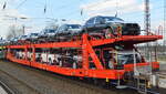 Noch recht neuer Gelenkwagen für den Kfz-Transport vom Einsteller DB Cargo Logistics GmbH mit der Nr.